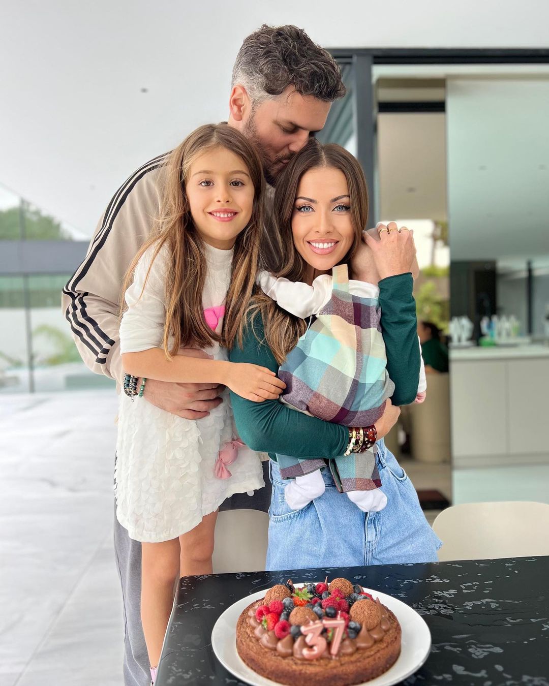 As confiss&otilde;es de Laura Figueiredo no dia do seu 37.&ordm; anivers&aacute;rio em fam&iacute;lia
