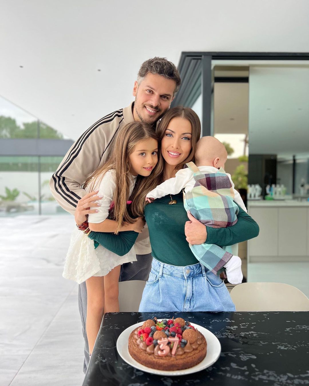 As confiss&otilde;es de Laura Figueiredo no dia do seu 37.&ordm; anivers&aacute;rio em fam&iacute;lia