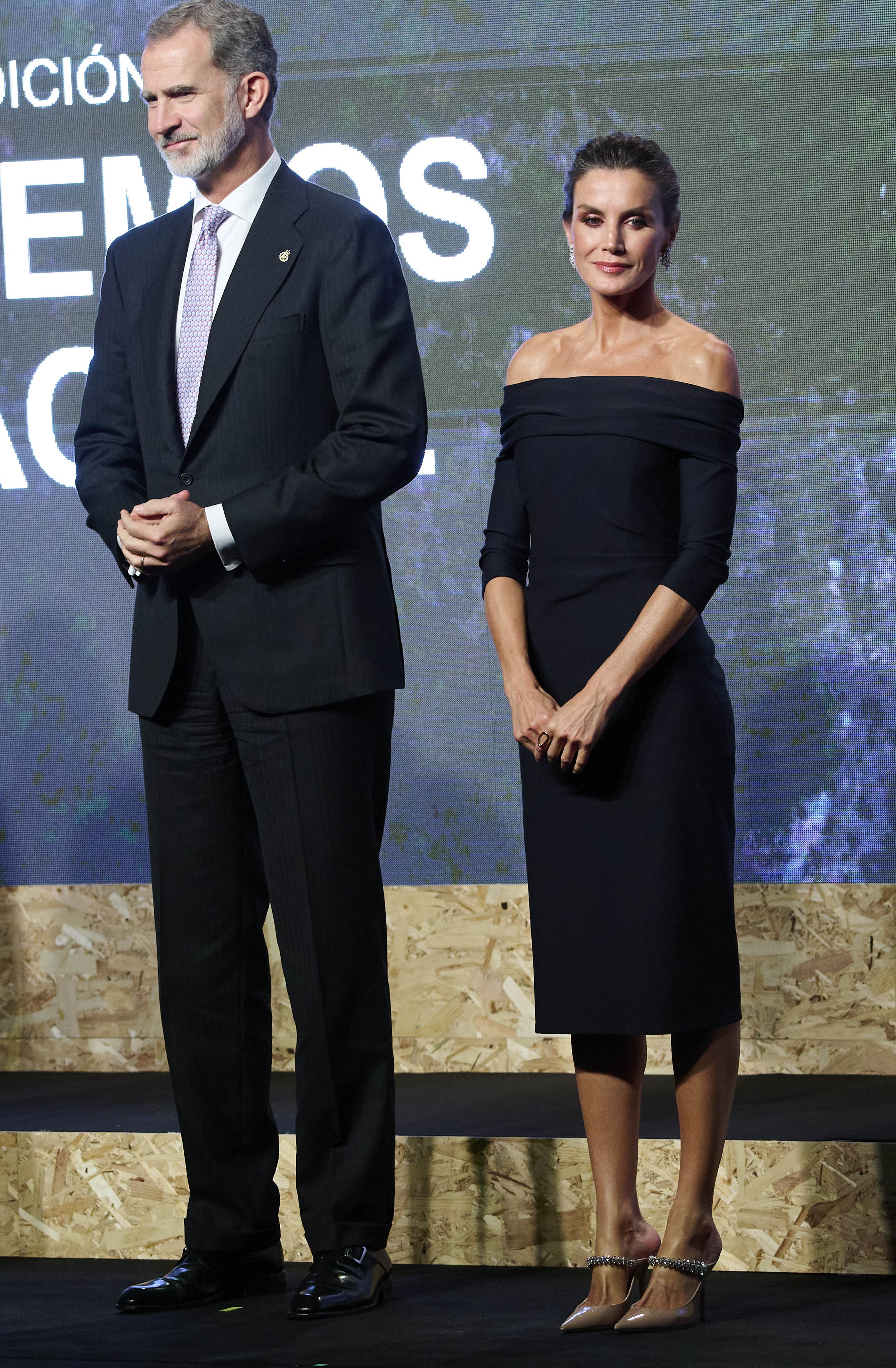 Letizia recicla "sexy" vestido preto