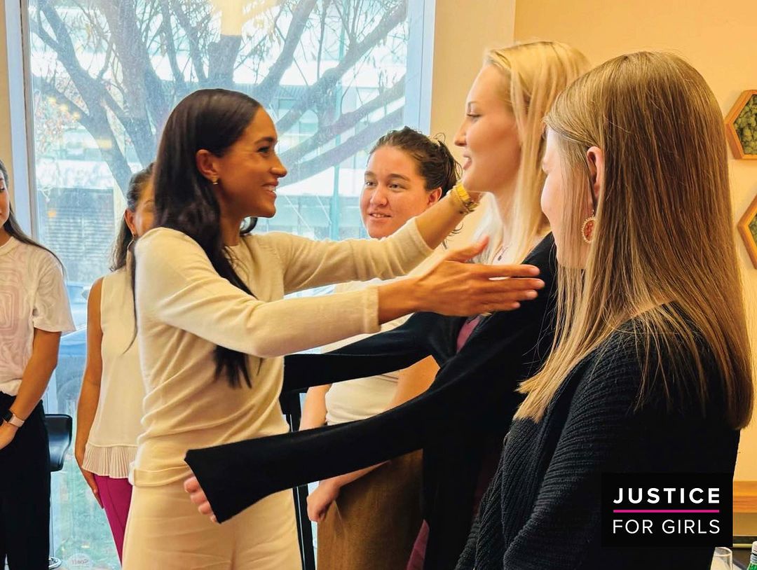 Meghan Markle usa joia de Diana numa visita especial 
