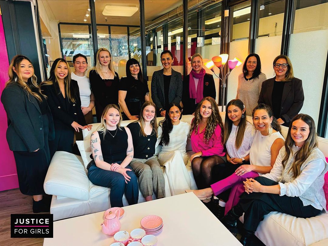 Meghan Markle usa joia de Diana numa visita especial 