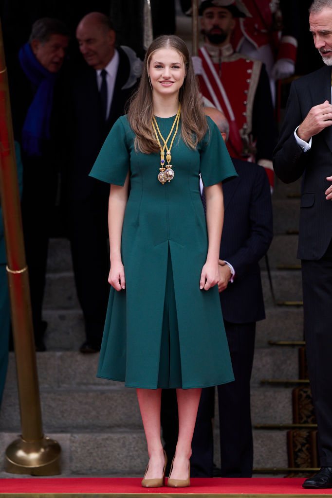 A elegância da princesa Leonor no regresso às cerimónias oficiais