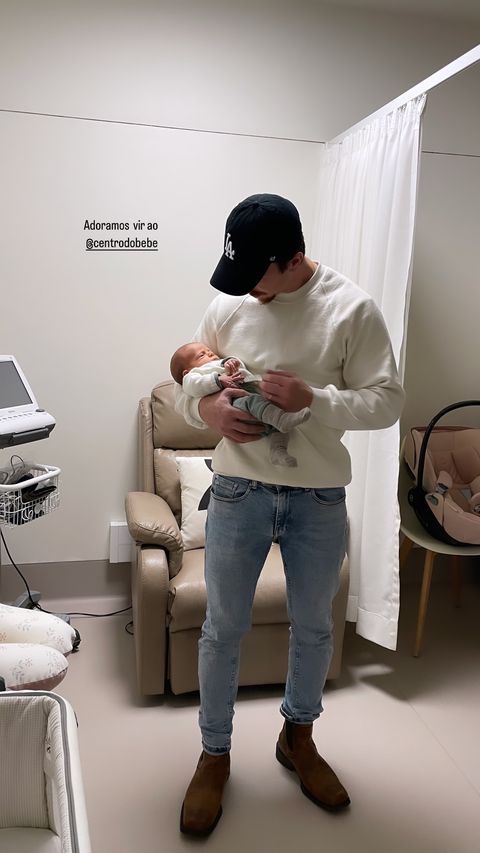 Matilde Breyner capta momento amoroso entre a filha e Tiago Felizardo