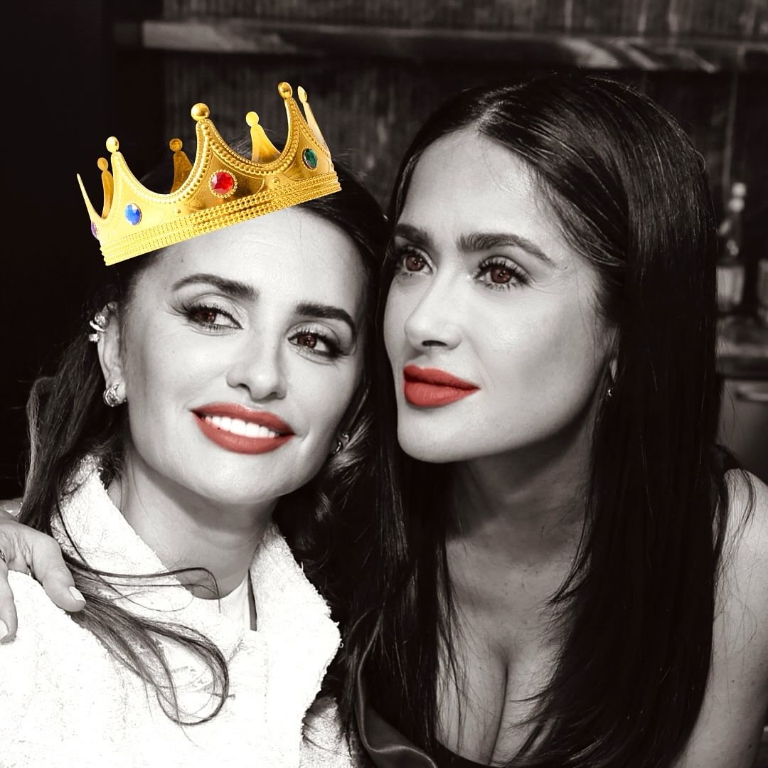 Salma Hayek felicita a amiga, Penélope Cruz, de forma divertida