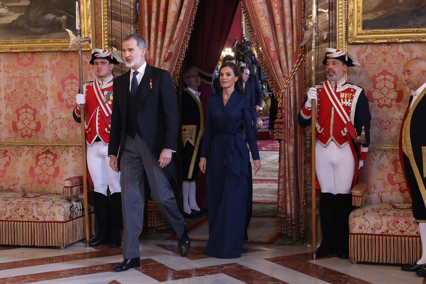 Letizia perde pulseira  de diamantes e safiras durante a receção ao corpo diplomático