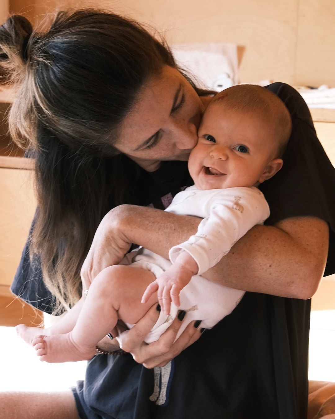 Matilde Breyner mostra o sorriso da filha
