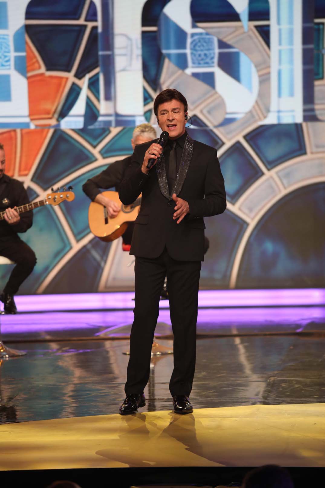 Tony Carreira agradece TVI por série
