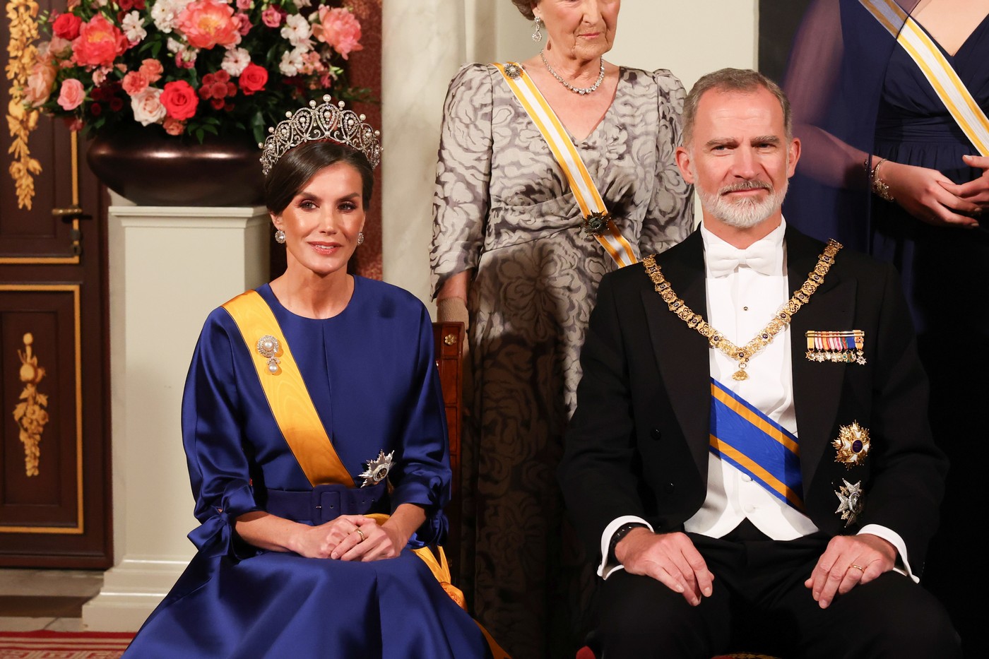Conhe&ccedil;a a raz&atilde;o porque Letizia esteve sempre sentada na sess&atilde;o de cumprimentos