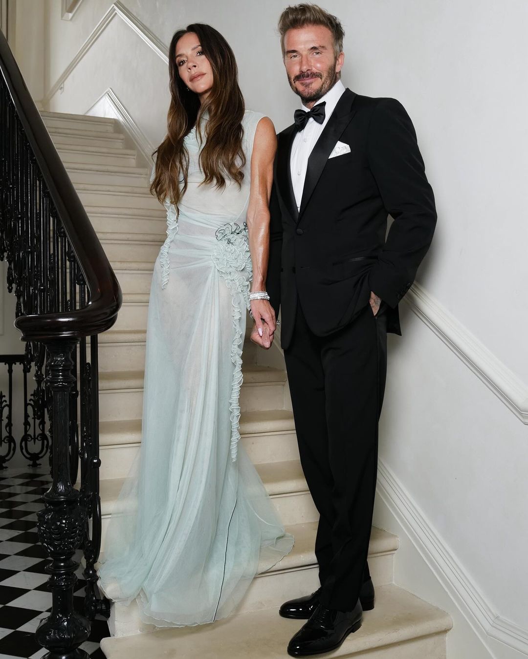 Os melhores momentos da festa dos 50 anos da Victoria Beckam, que abandonou &agrave;s cavalitas de David Bckham