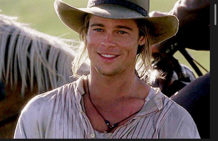 Chris Hemsworth elogia beleza de Brad Pitt e revela que nome do filho foi uma homenagem ao ator