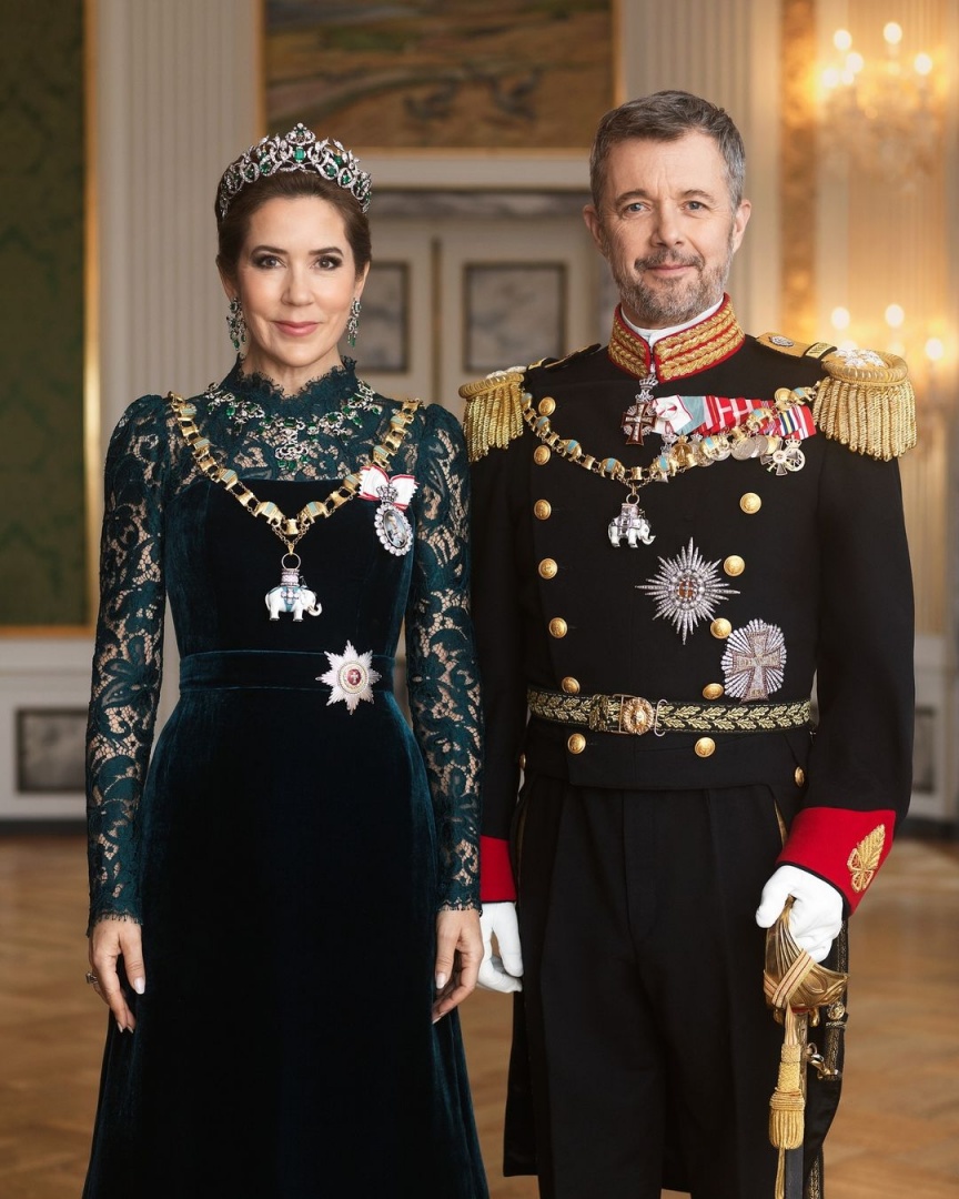 Reis da Dinamarca partilham nova foto depois de críticas de afastamento do casal