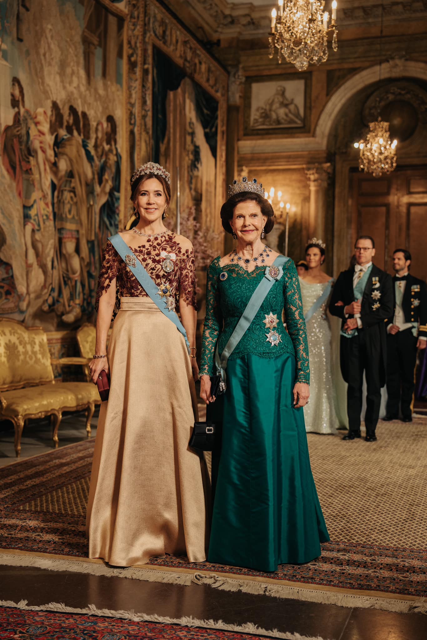 Jantar de gala oferecido pelos reis da Suécia aos reis da Dinamarca marcado pela elegância e espetacularidade das joias