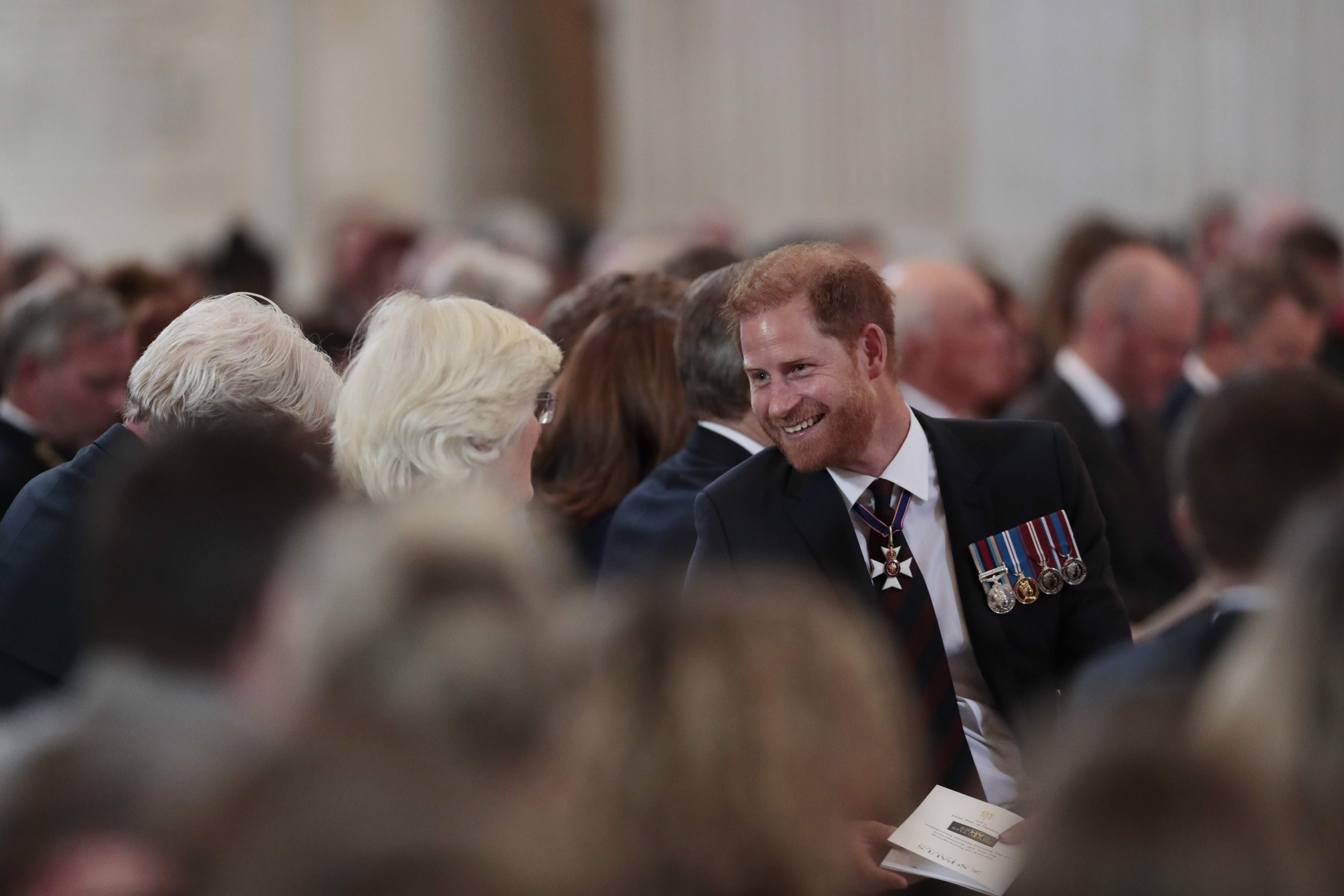 Desprezado pelos Windsor, Harry conta com o apoio da família da mãe