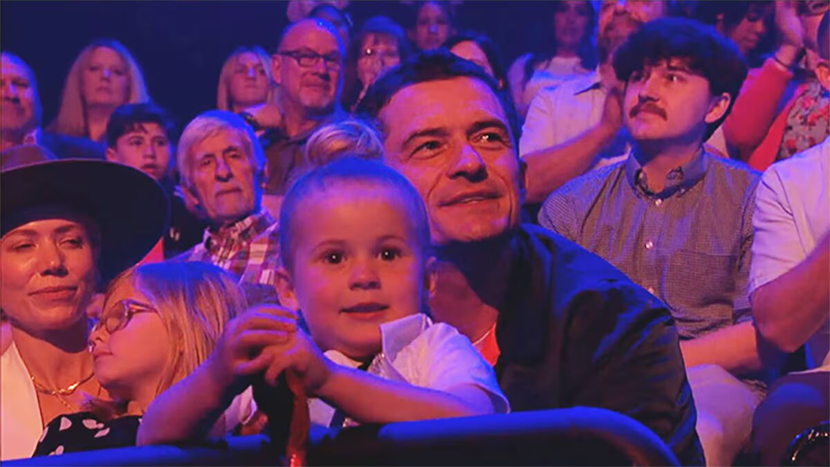 Filha de Katy Perry encantada com a transformação da mãe