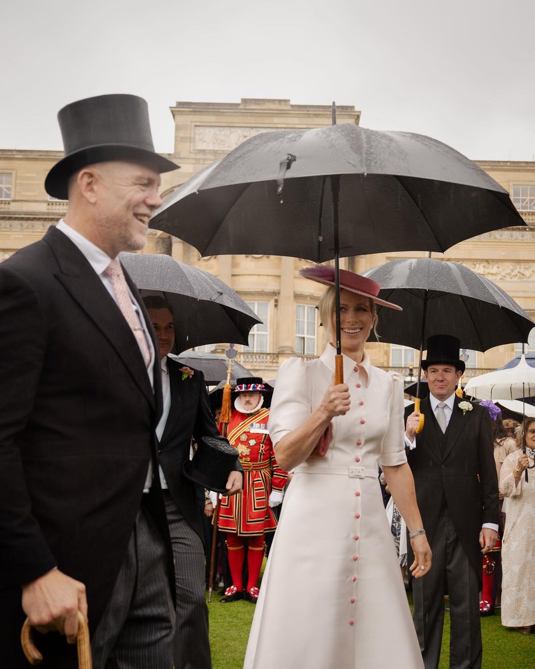 Sem Kate, William recebe o apoio dos primos e abre os jardins do Palácio a oito mil pessoas