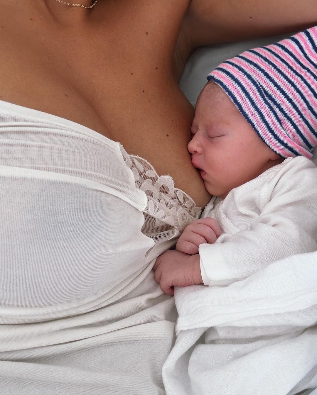 Já nasceu Júlia, a segunda filha de Rita Patrocínio e Tiago Teotónio Pereira
