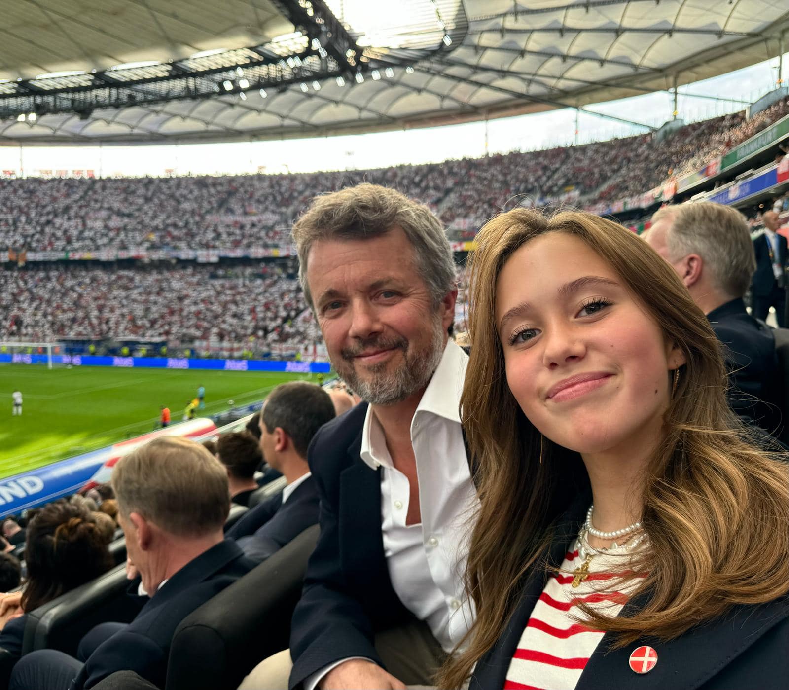 Príncipe William e Frederico X juntos pelo futebol no Euro 2024