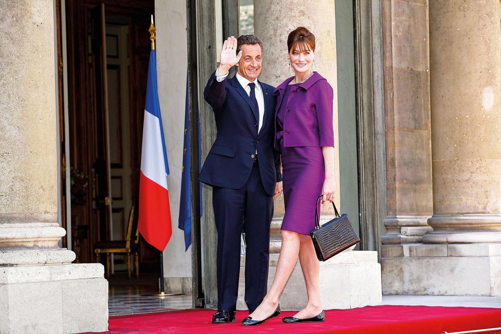Carla Bruni acusada de manipular testemunha durante investiga&ccedil;&atilde;o que envolve Nicolas Sarkozy