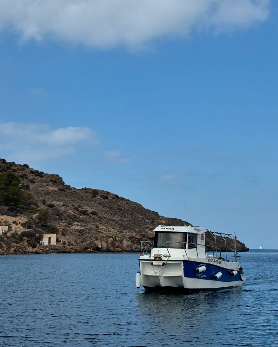 Victoria de Marichalar mergulhou com jamantas nas Maldivas. A sobrinha do rei espanhol esteve por quase tr&ecirc;s semanas na ilha paradis&iacute;aca.