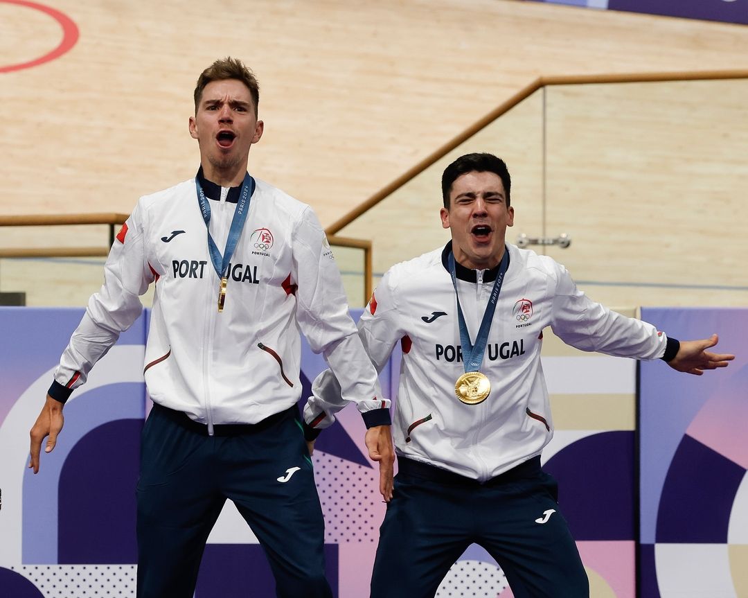 As l&aacute;grimas de felicidade de I&uacute;ri Leit&atilde;o e Rui Oliveira nos Jogos Ol&iacute;mpicos de Paris