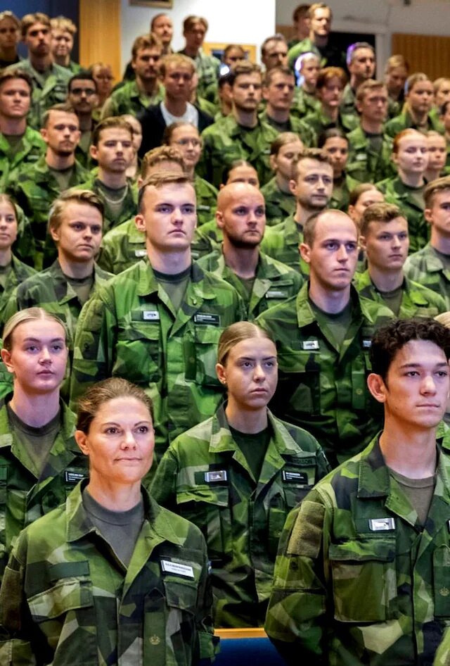Princesa Victoria inicia nova etapa na forma&ccedil;&atilde;o militar