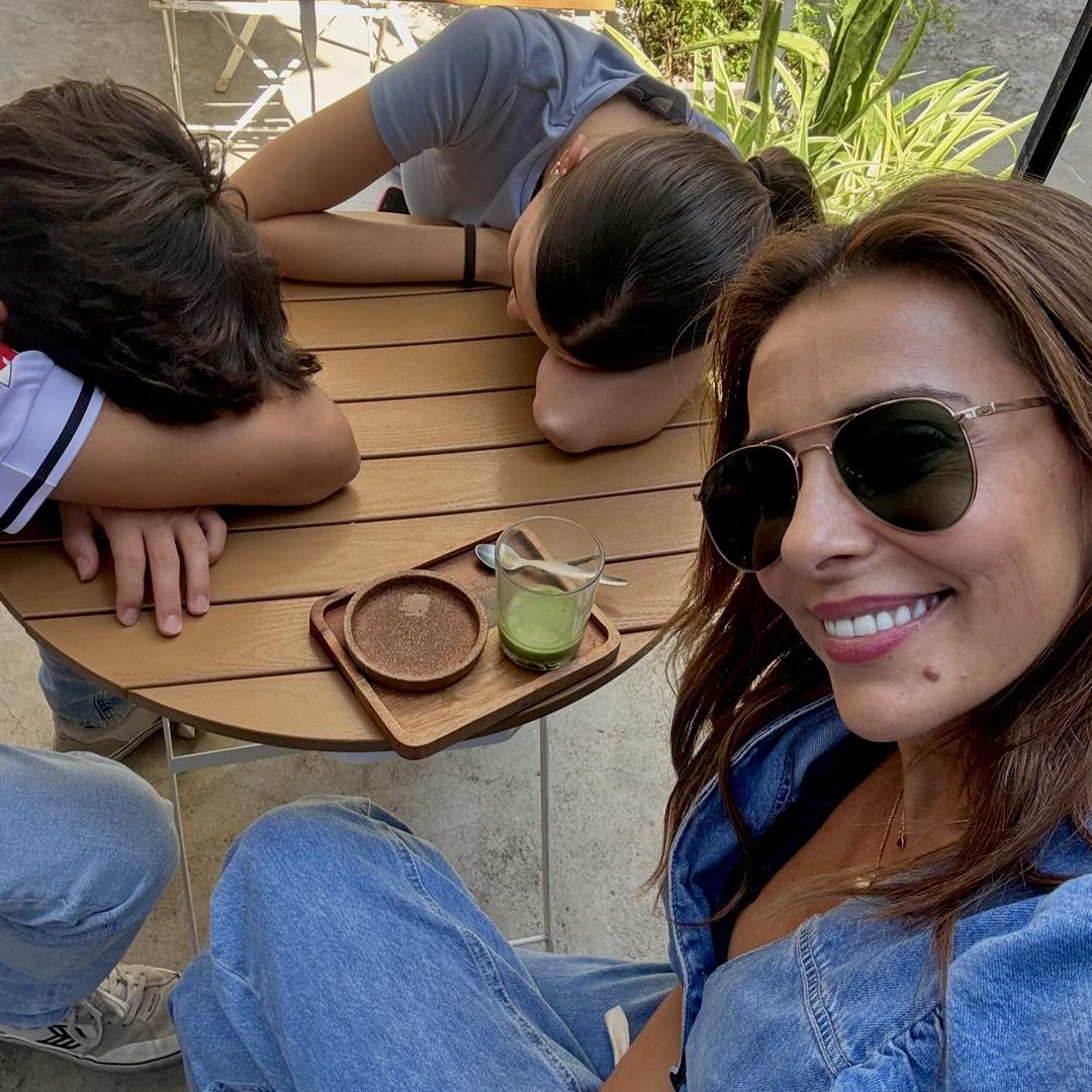 Depois de f&eacute;rias com uma amiga, Catarina Furtado viaja com os filhos para Maputo