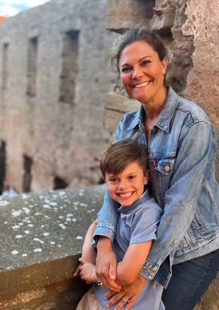 Princesa Victoria partilha fotos das f&eacute;rias em fam&iacute;lia