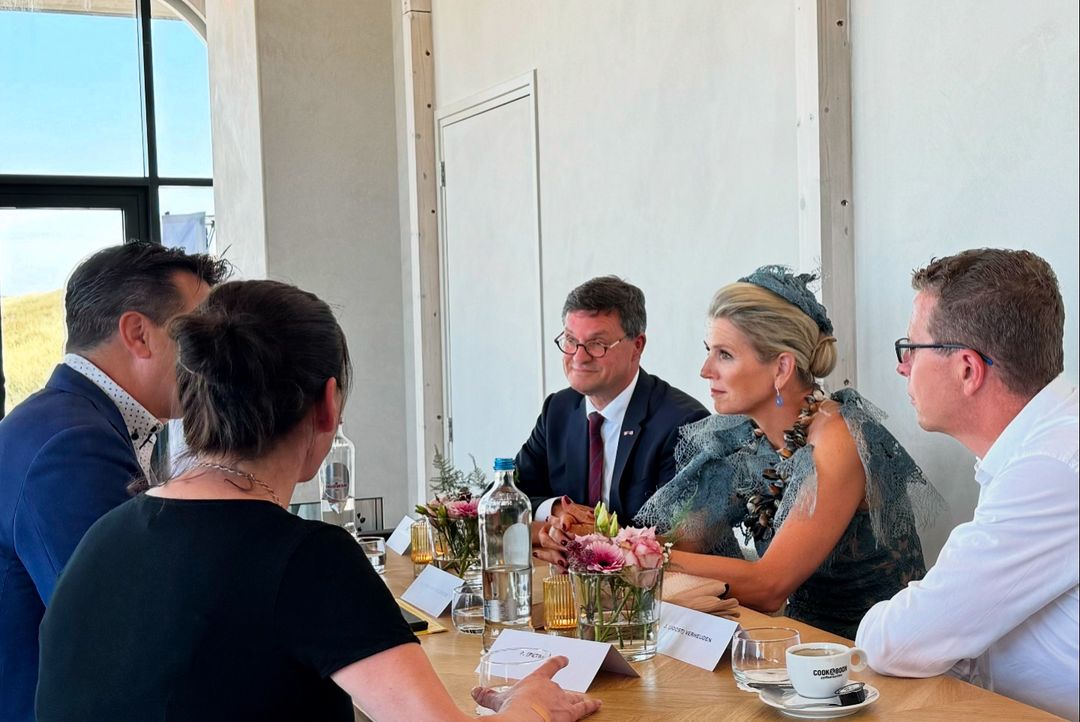 M&aacute;xima recupera impactante vestido de renda