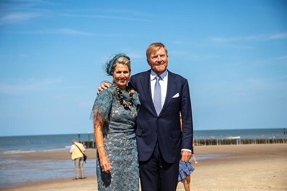 M&aacute;xima recupera impactante vestido de renda