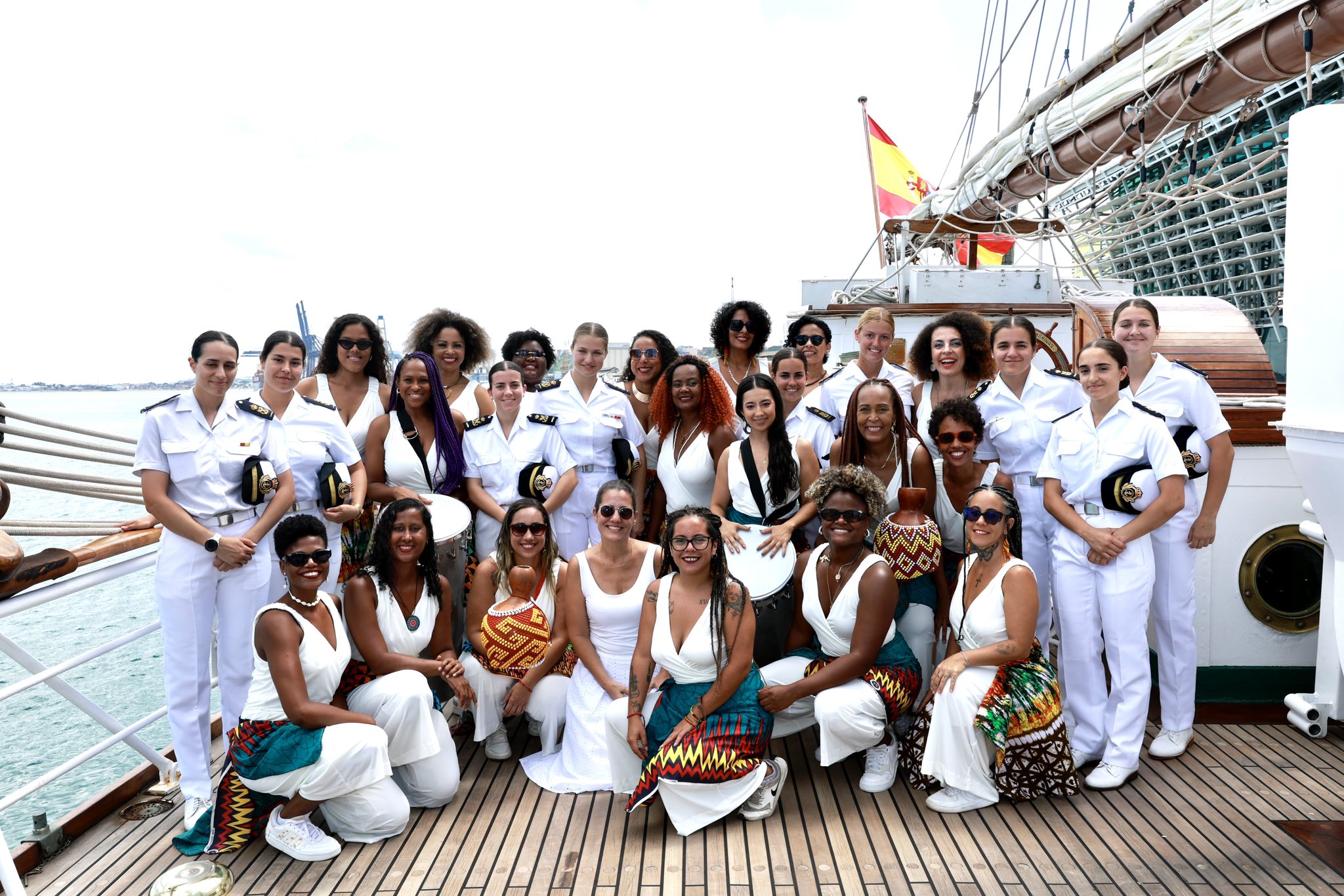 Leonor de Espanha diverte-se em Salvador da Bahia