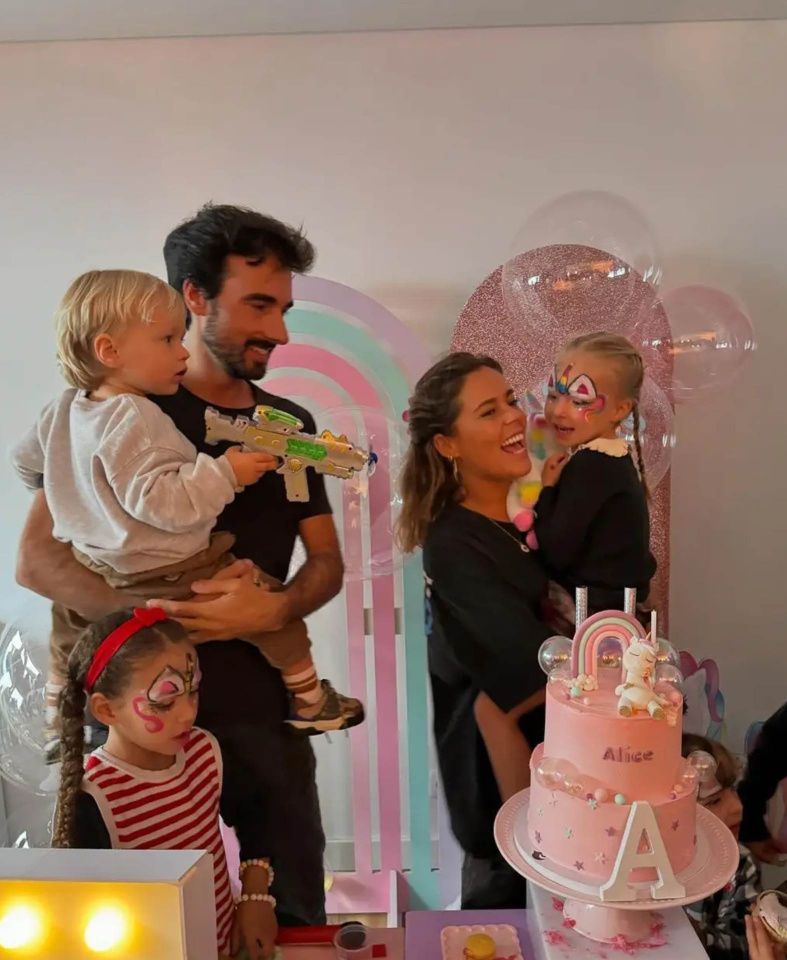David Ferreira da Silva e In&ecirc;s Aires Pereira no anivers&aacute;rio de Joaquim e Alice em 2024 - Foto: Reprodu&ccedil;&atilde;o/Instagram