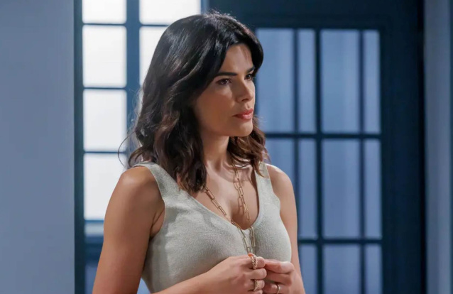 Vanessa Giácomo como Isabel em Vitória - Foto: SIC