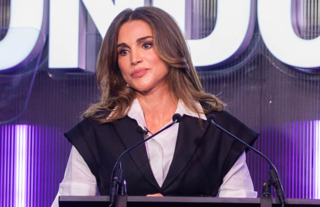 Rânia da Jordânia em discurso em Londres