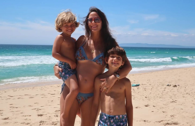 Inês Eugénio de Almeida com os filhos na praia - Foto: Instagram