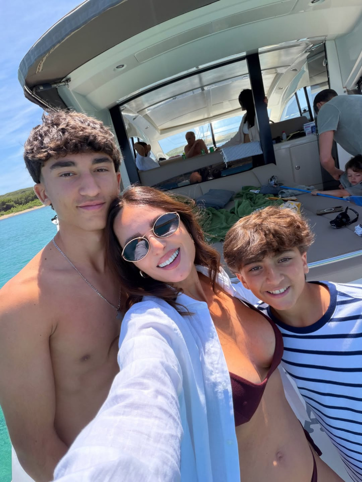 Vanessa Rebelo ao lado dos filhos em viagem em Menorca - Foto: Instagram