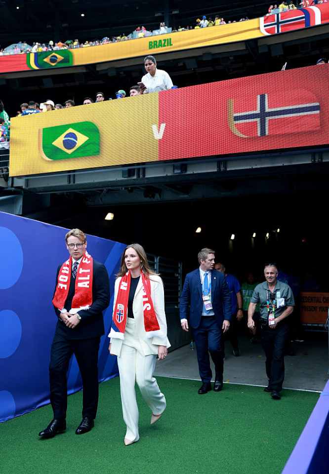 Príncipe Sverre Magnus e Princesa Ingrid Alexandra no jogo de Noruega contra Brasil - Foto: Getty Images