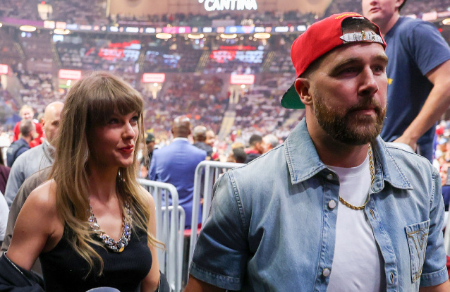 Taylor Swift e Travis Kelce - Foto: Getty Images