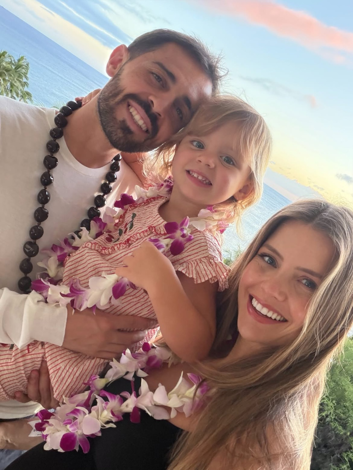 Inês Degener Tomaz ao lado de Bernardo Silva e sua filha Carlota em férias no Havaí. 
