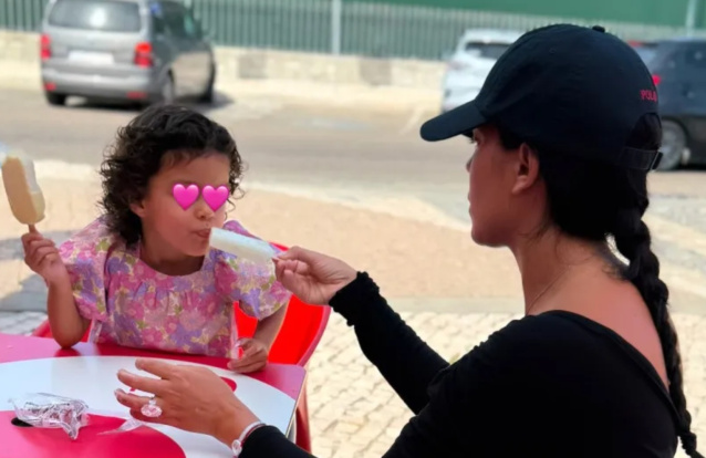 Georgina Rodríguez e a filha Bella Esmeralda em Cascais - Foto: Instagram