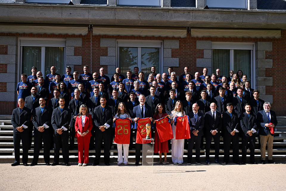 A equipa espanhola que venceu o Mundial 2026 ao lado da realeza do país.