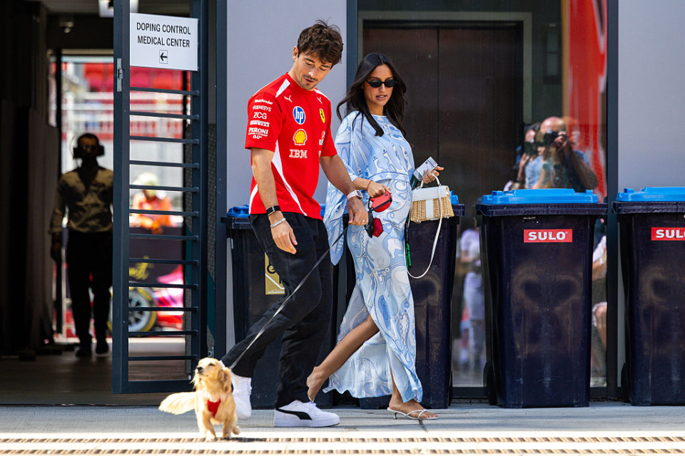 Alexandra e Chales Leclerc no GP da Hungria. 