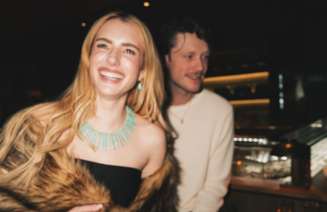Emma Roberts ao lado do seu marido em recente postagem no Instagram.